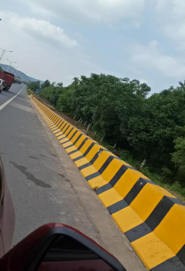 火辣辣的夏天兵臨城下，道路反光漆施工注意事項