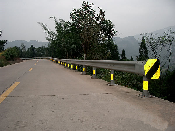 反光涂料的重點(diǎn)“整治”對(duì)象--鄉(xiāng)村公路