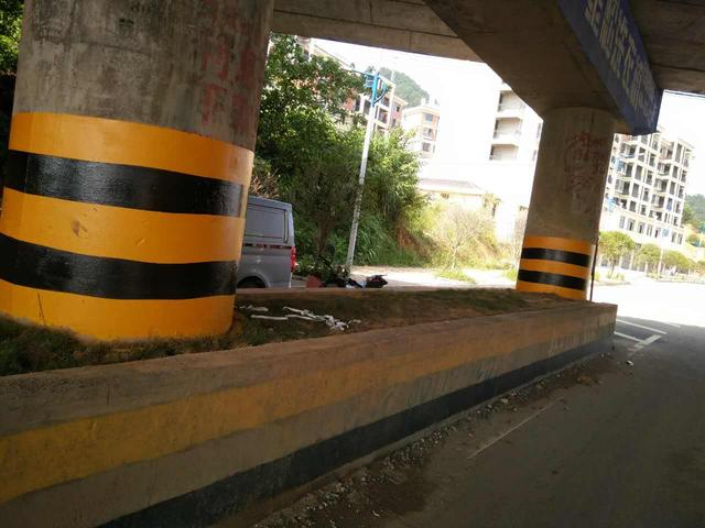 人類流淚是本能，那么橋墩警示反光涂料呢？