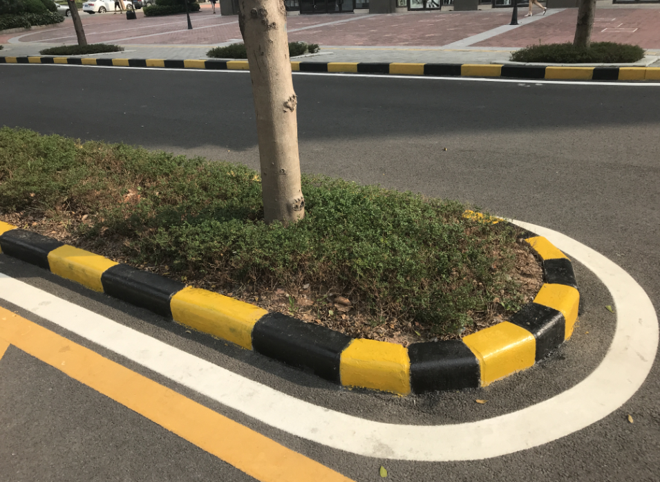 生活小區也需要反光油漆的保護