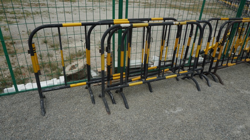 合肥驚現(xiàn)“假候車亭”，未涂刷防護(hù)欄反光油漆值得注意