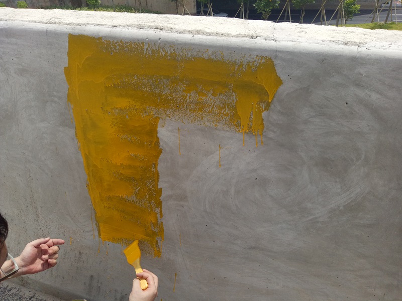 通過防撞墻反光漆施工的錯誤示范論反光漆施工的重要性