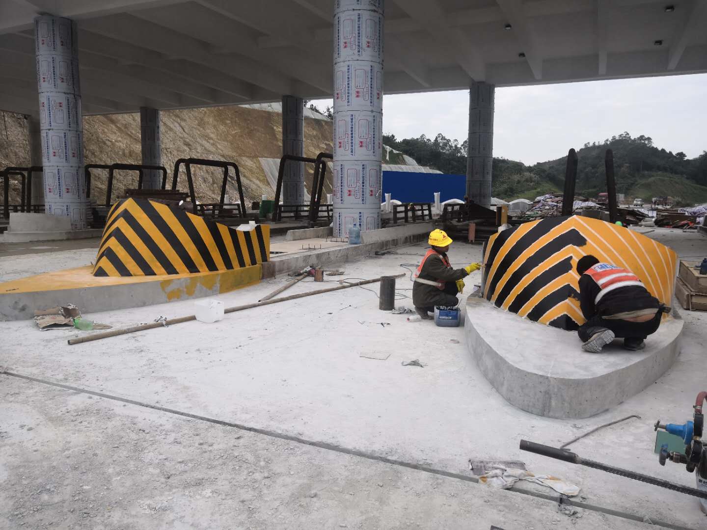 公路防護(hù)反光漆噴涂都有哪些注意事項(xiàng)？