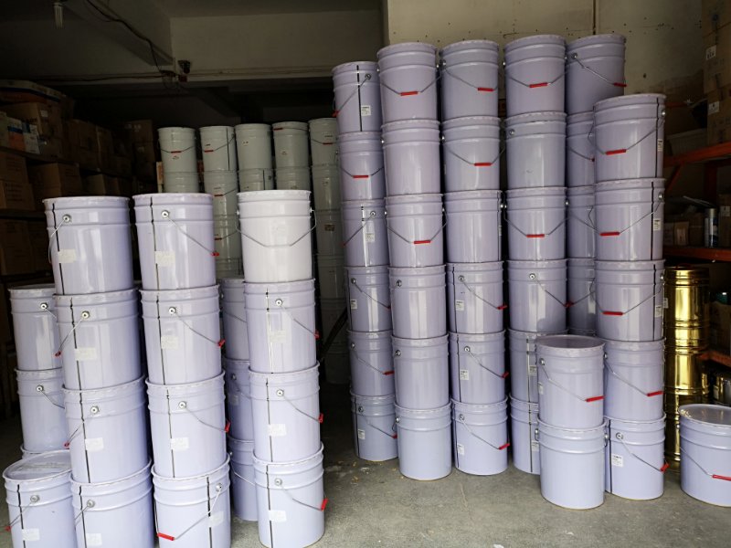 每一桶漆都帶著反光漆生產(chǎn)廠家的汗水