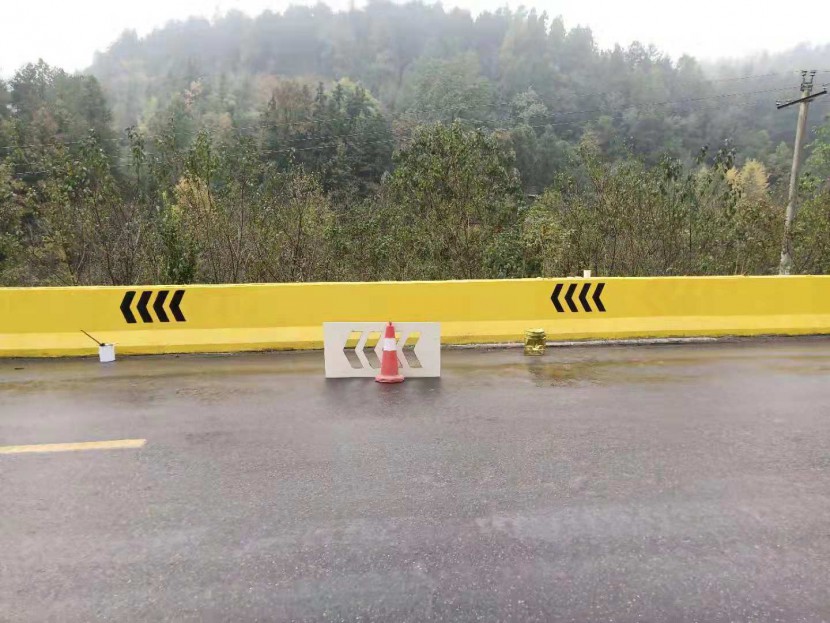 什么是道路防護反光漆的針孔與縮孔？