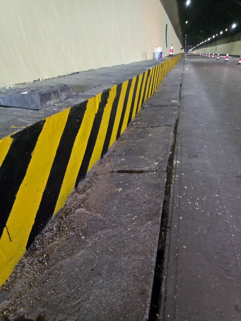 這些才是造成公路隧道反光漆發花的原因