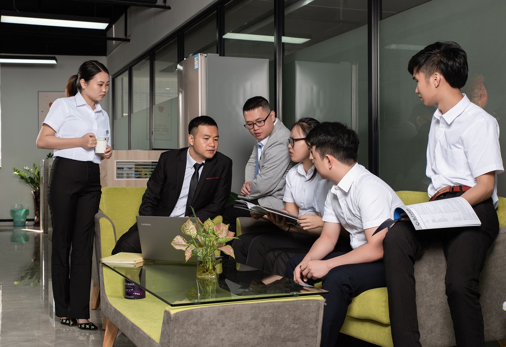 來自東莞匯勝化工一位反光漆業務員的工作日常