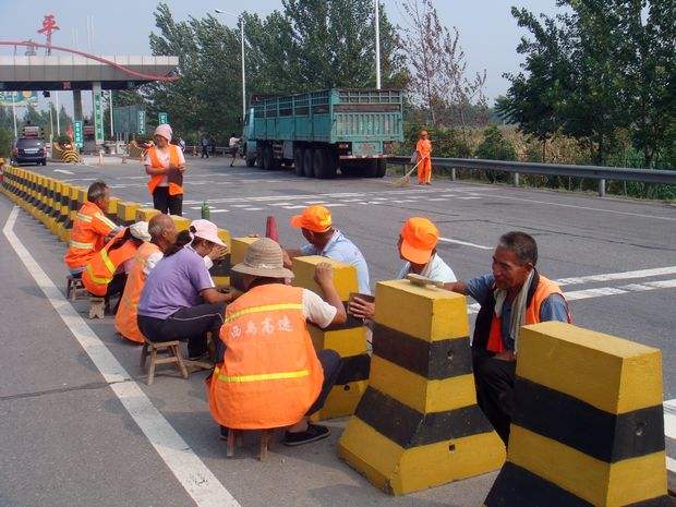 匯勝化工的防撞墩反光漆在云南大理