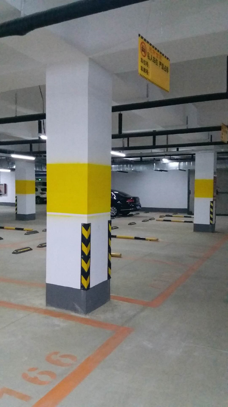 停車(chē)場(chǎng)警示反光油漆對(duì)于施工環(huán)境的要求