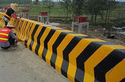 對道路安全反光漆的重要性展開討論