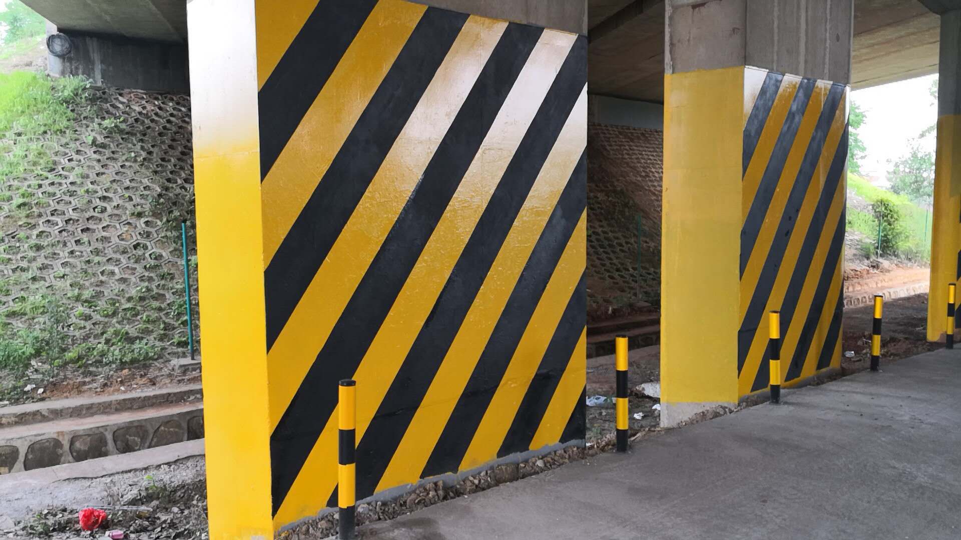 黃黑相間油漆怎么進行涂刷