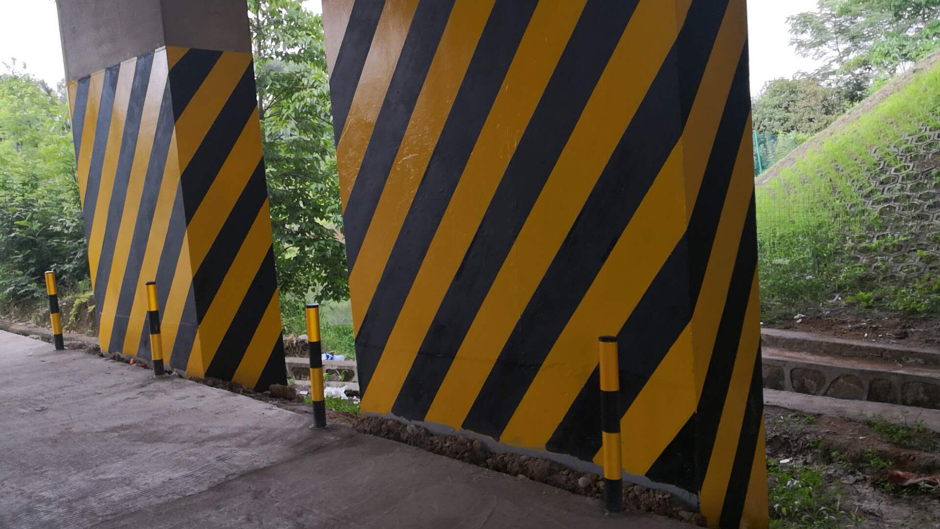 橋梁夜間反光漆的反光效果怎么樣？