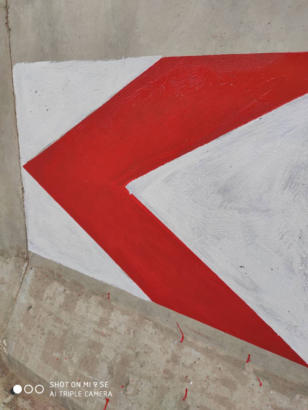 紅白道路反光漆怎么進行施工？