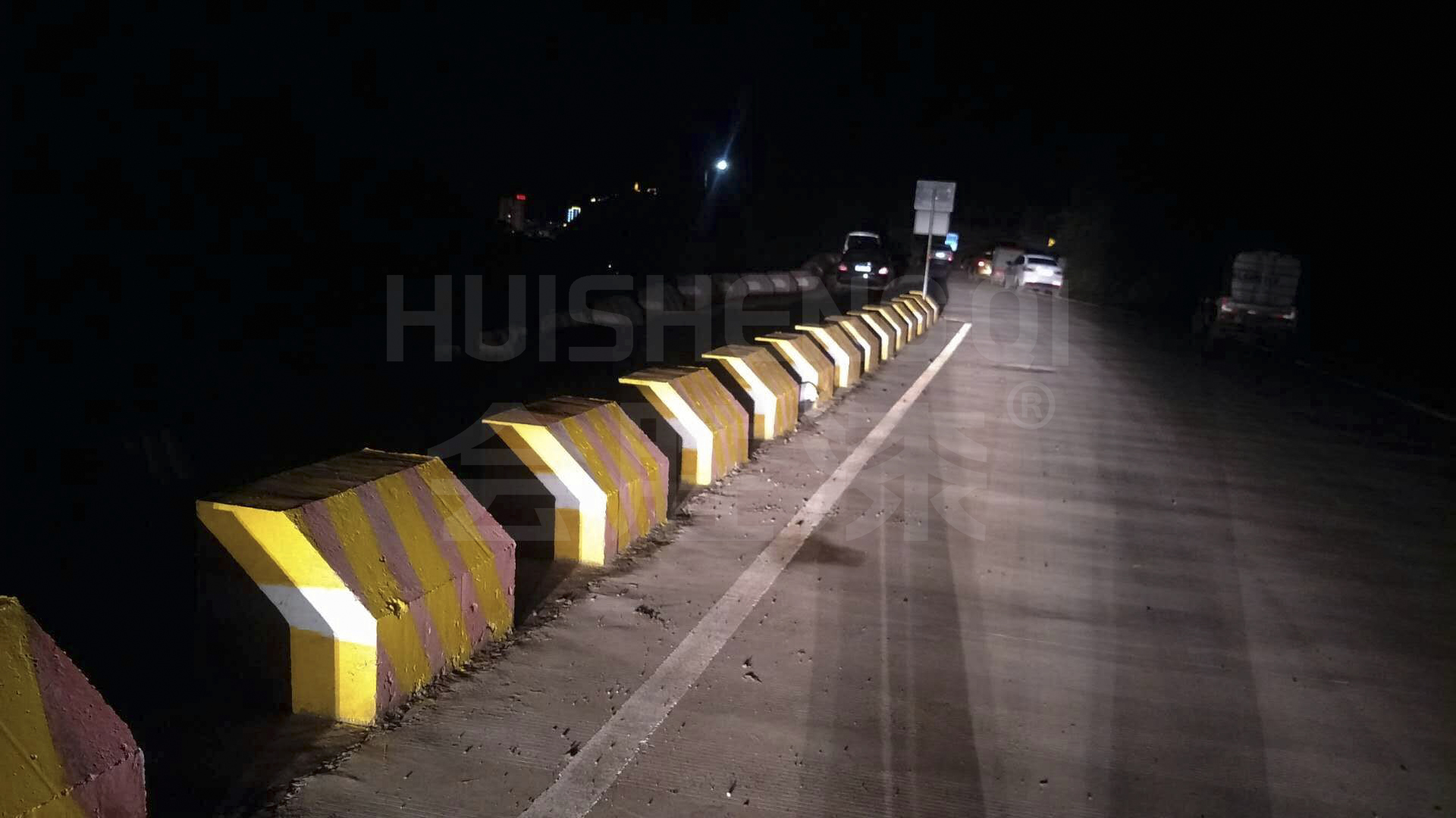 會(huì)勝漆的道路反光漆在鄉(xiāng)村道路的作用