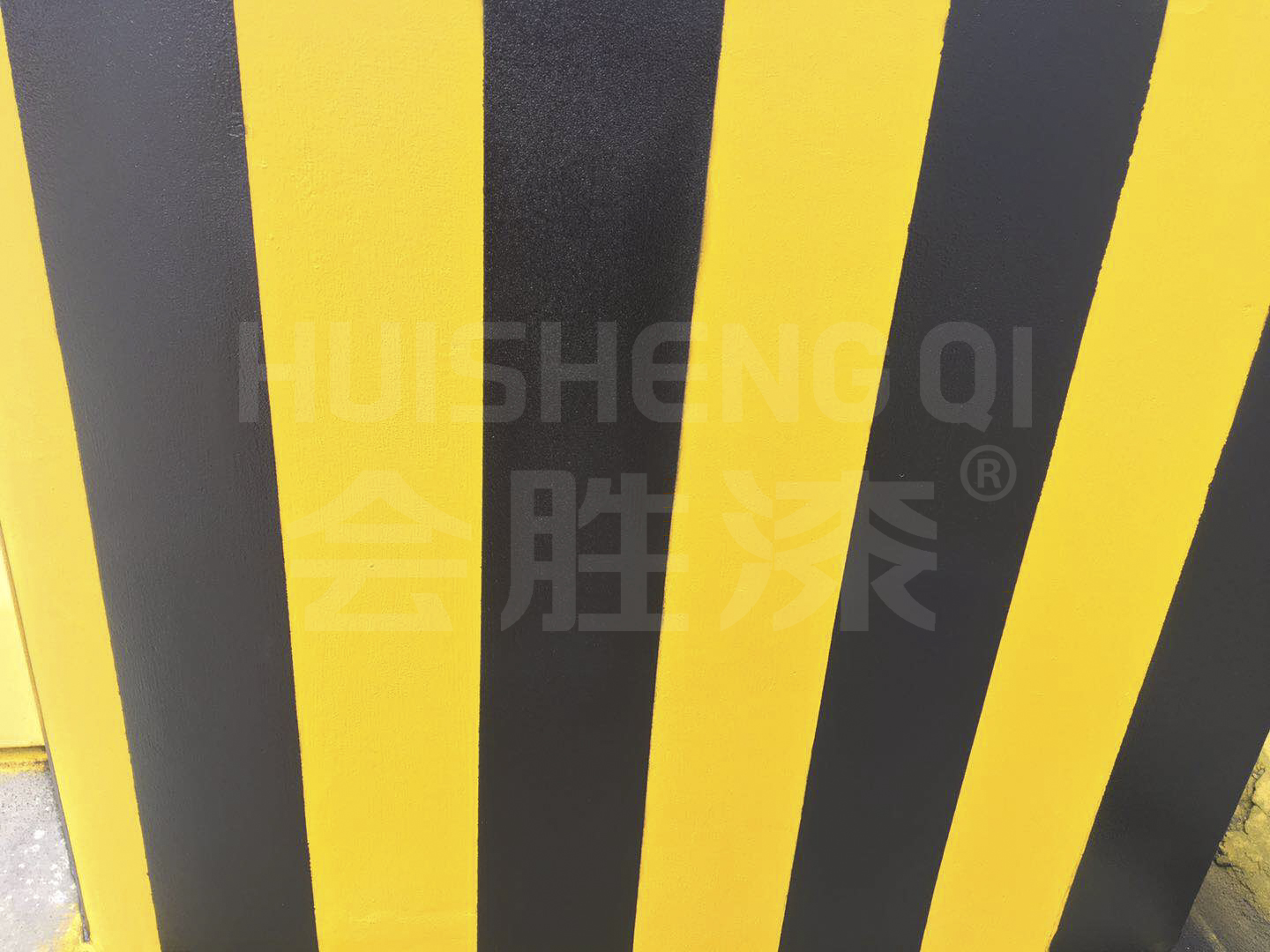 交通設(shè)施為什么要涂刷反光漆？