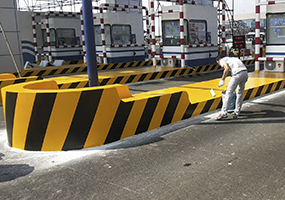 【廣深高速收費(fèi)站改造工程】反光漆涂刷施工效果