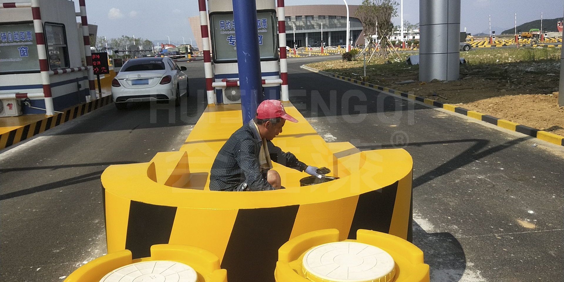 道路設(shè)施的黃黑油漆是什么漆？