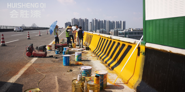 車道安全島油漆沉淀結(jié)塊的具體原因有哪些？