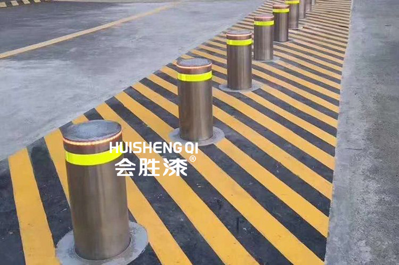 馬路防撞柱油漆是反光漆嗎？