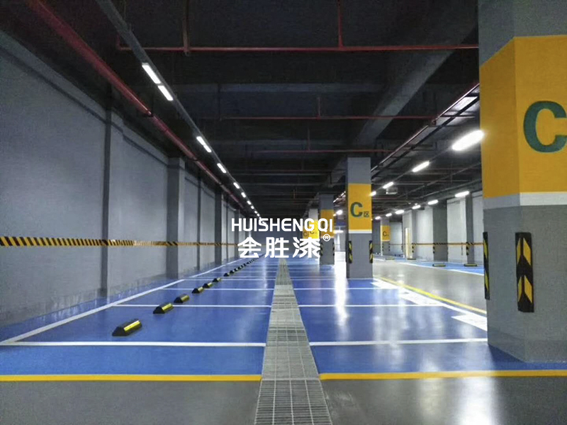 停車場劃線漆可以用機器來幫忙