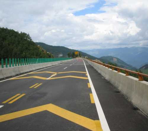 馬路反光漆.jpg 馬路反光漆.jpg