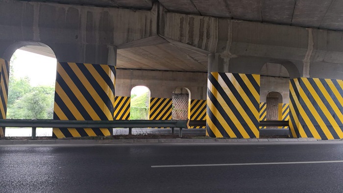 道路安全反光漆.jpg 道路安全反光漆.jpg