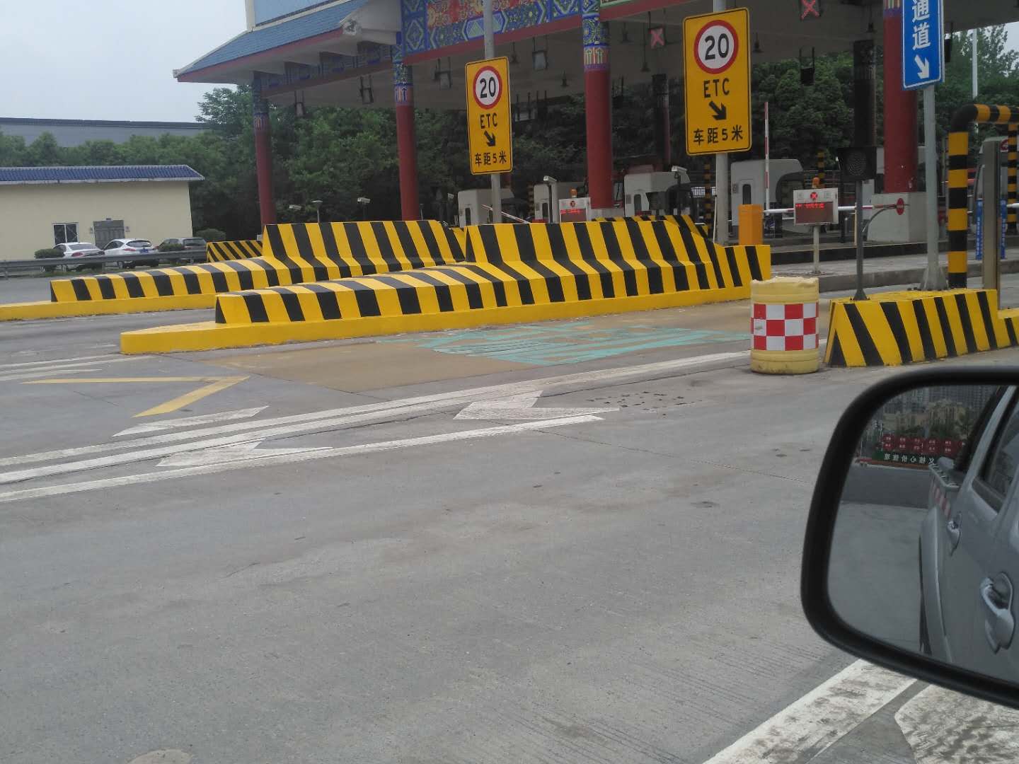 水泥墩耐磨反光漆 水泥墩耐磨反光漆