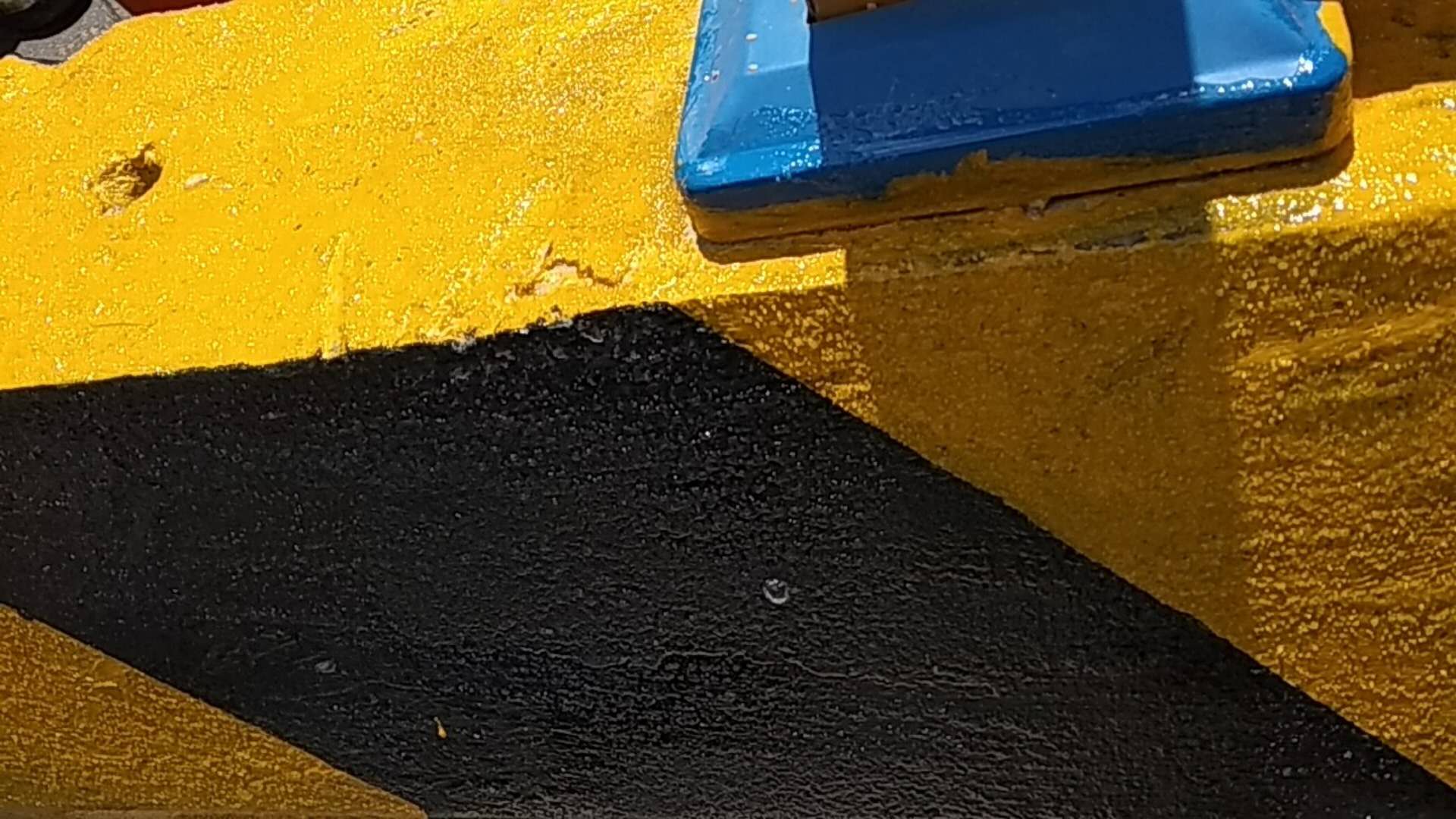 護欄安全反光漆效果圖